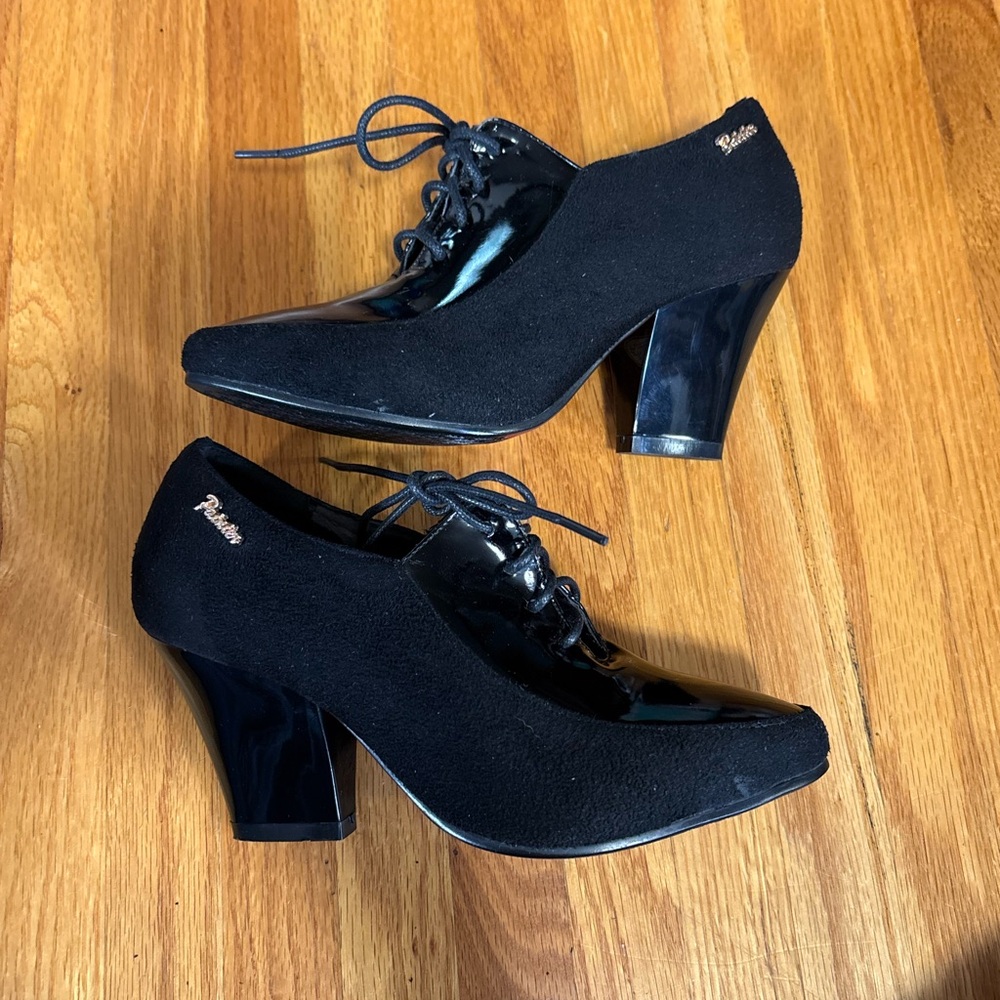 Black Patent Leather Lace-Up Shoes